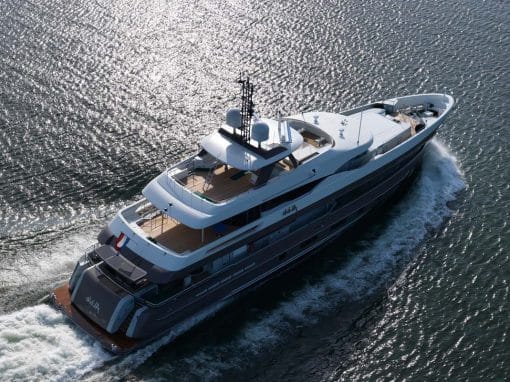 42m M/Y Alive