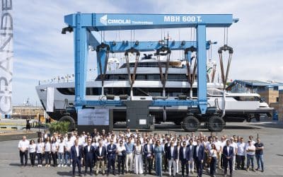 First Azimut Grande 44M launched with Hull Vane® technology